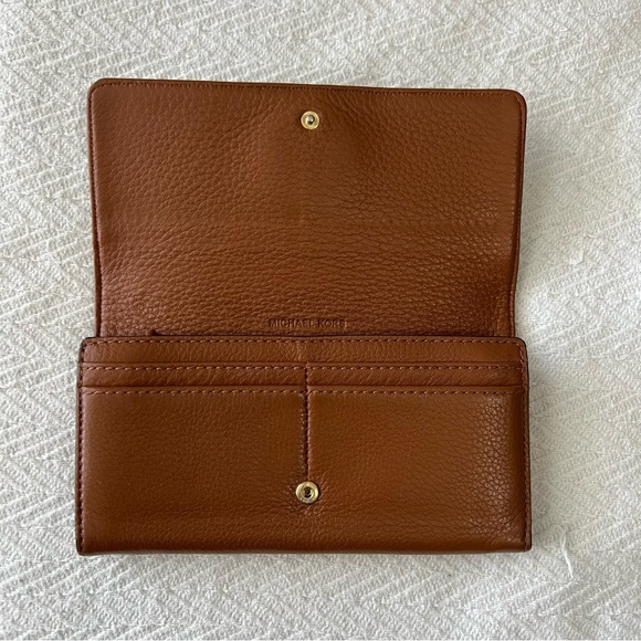MICHAEL Michael Kors Camel Leather Fulton Flap Continental Wallet - Picture 5 of 8